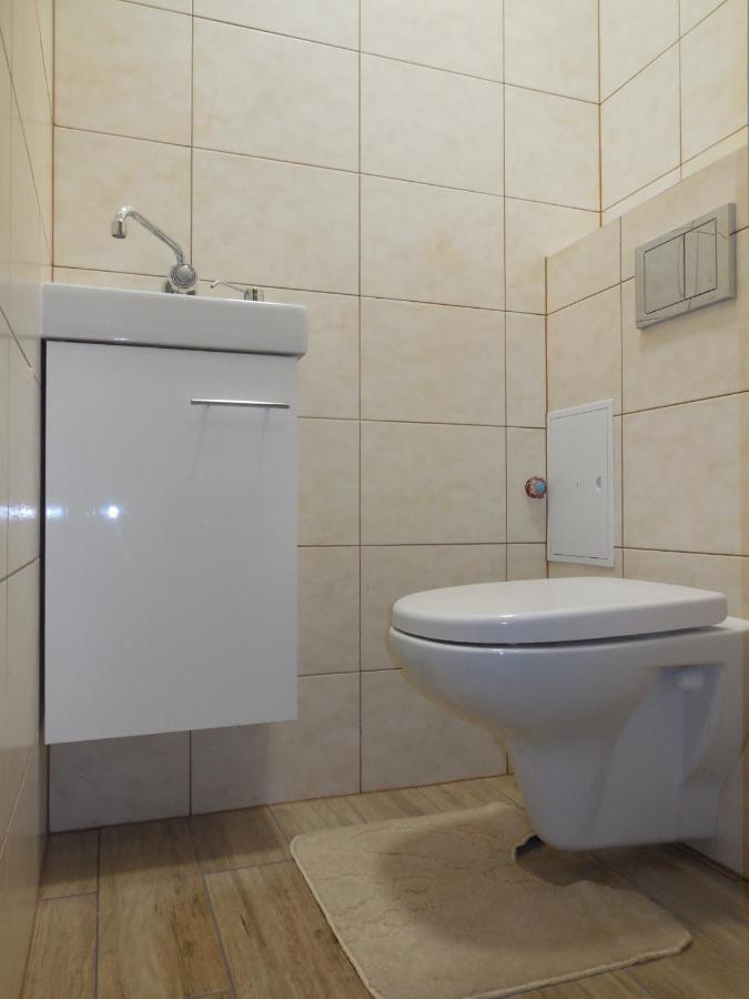 Pokoje Goscinne Krasków Exterior foto