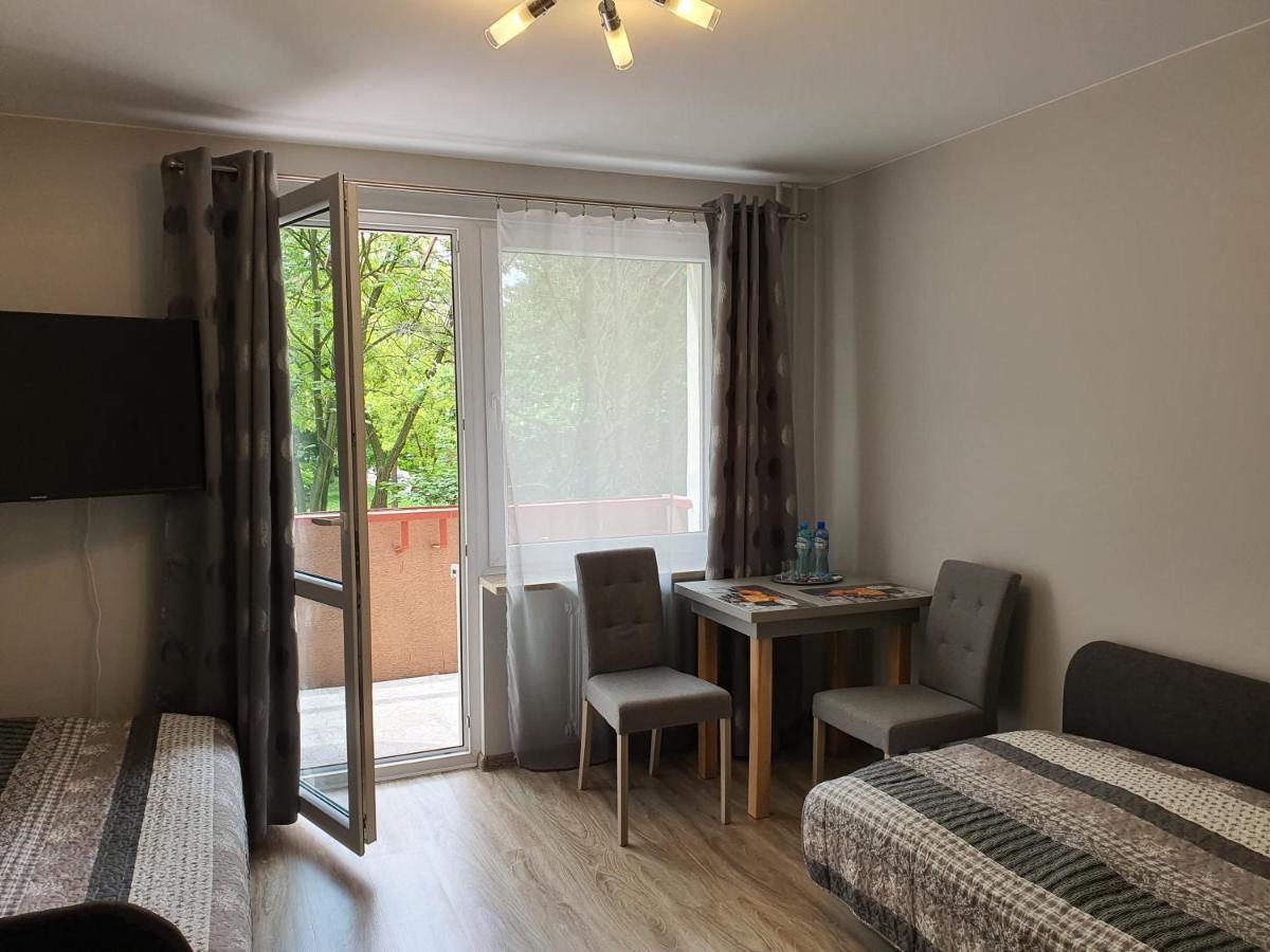 Pokoje Goscinne Krasków Exterior foto